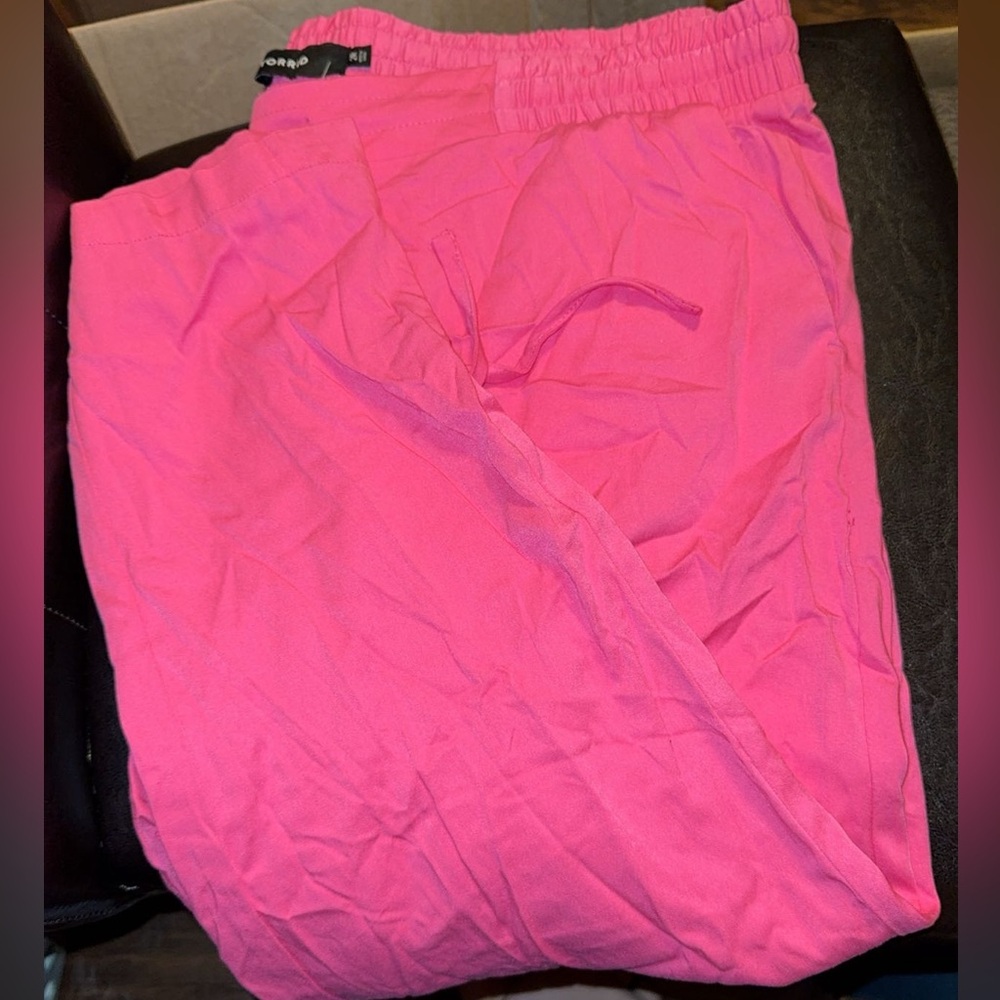Torrid Hot Pink Pants NWT